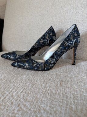 Manolo Blahnik Jacquard Pumps Brocade 38 Blue BB Pointed Toe Heels